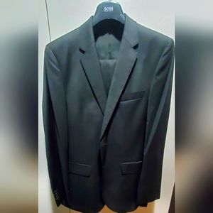 Hugo Boss black virgin wool suit size 36R